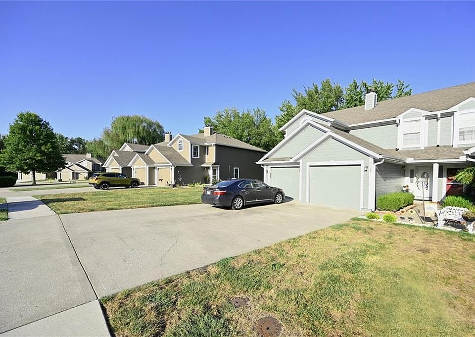 1st image of 6125 NE Moonstone Ct