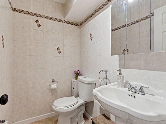 5th image of 113 Saratoga Sq