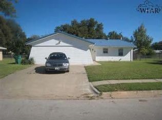 803 S Preston Rd, Burkburnett, TX 76354