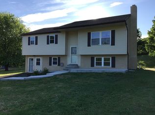 2083 N Charlotte St, Pottstown, PA 19464