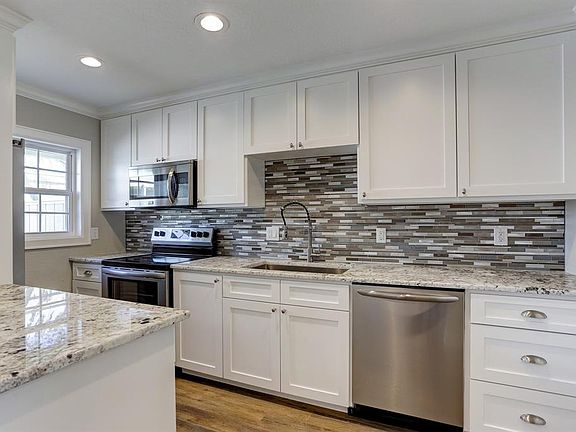 5th image of 12709 Huntingwick Dr #167