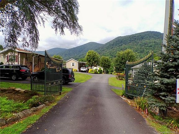2nd image of 25 Alaska Ln