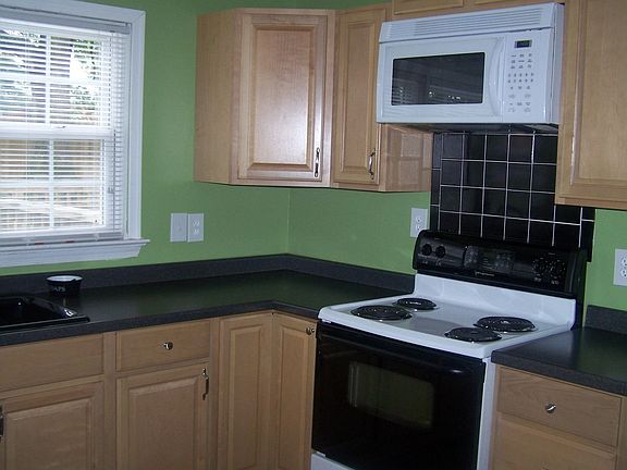 updated kitchen w/all appliances