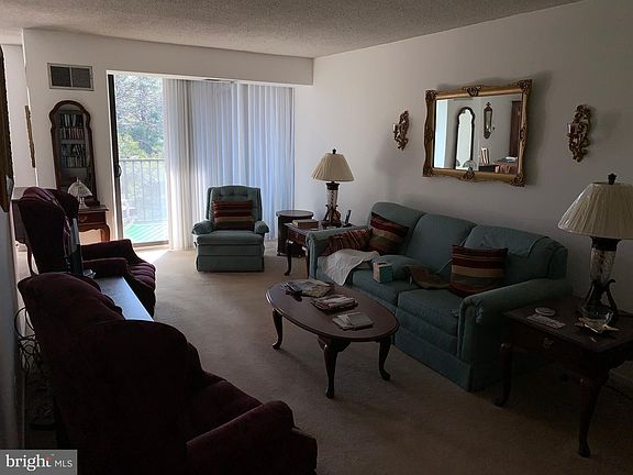 2nd image of 2311 Pimmit Dr APT 515