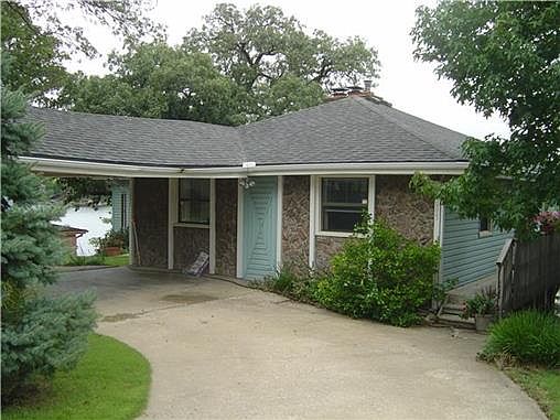 4th image of 1095 NW South Shore Dr