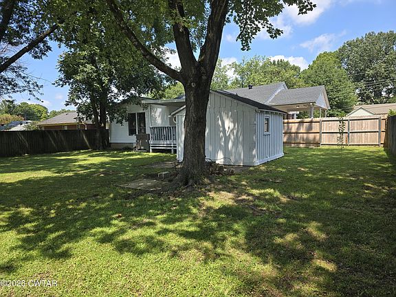 4th image of 20 Waverly Dr