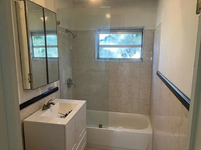 5272 NW 5th Ave — Photo 4