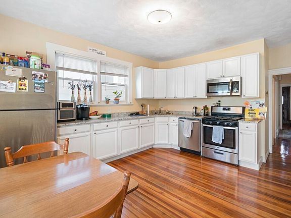 2nd image of 17 Dow St #2