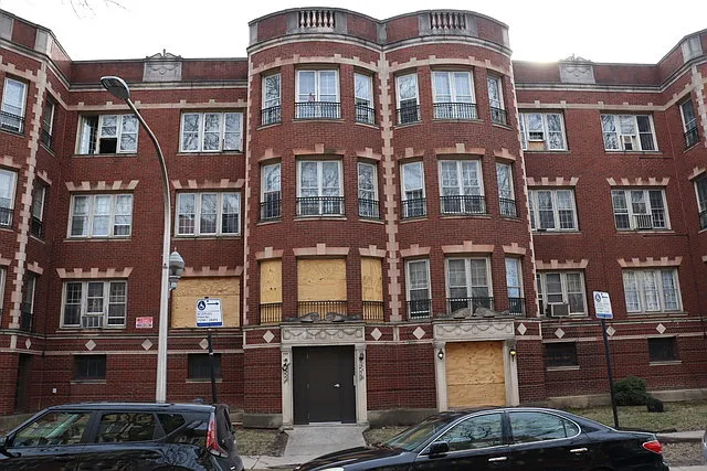 2221 E 70th Pl #1C photo 1