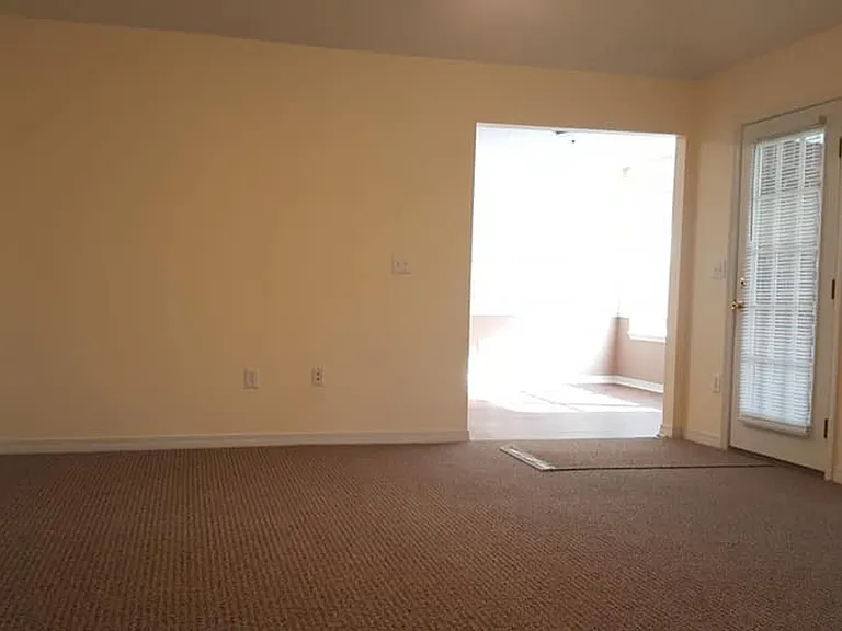 502 Meadow Ln — Photo 42