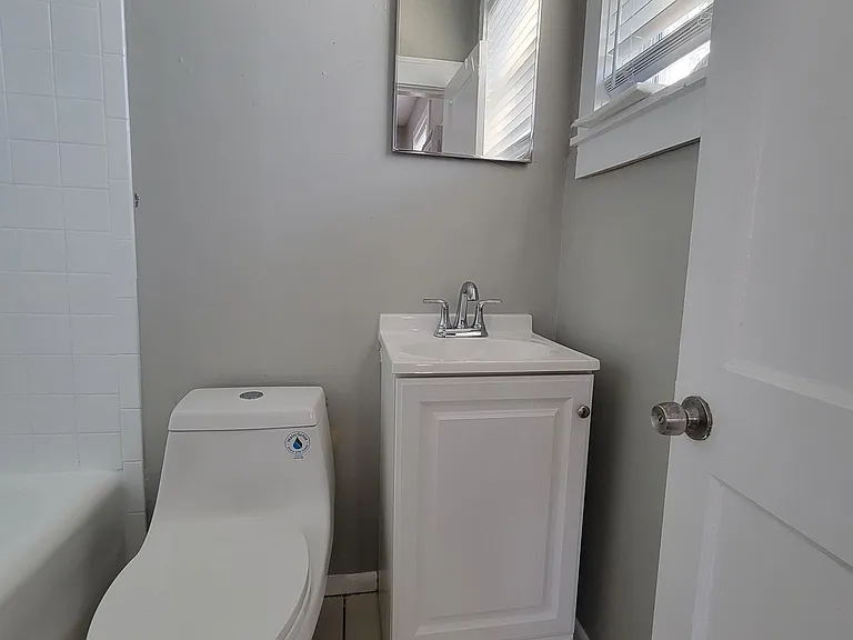 205 16th Ave NE #12 — Photo 11