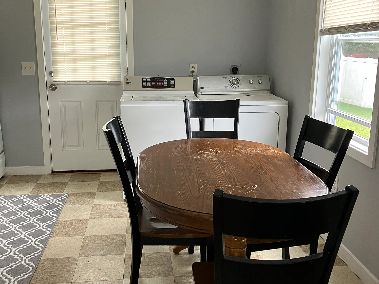 2 bed, 700 sqft, $2,500 — Photo 3
