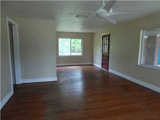 2nd image of 11 Ivanhoe Ave