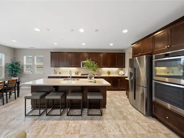 35712 Ginger Tree Dr, Winchester, CA 92596