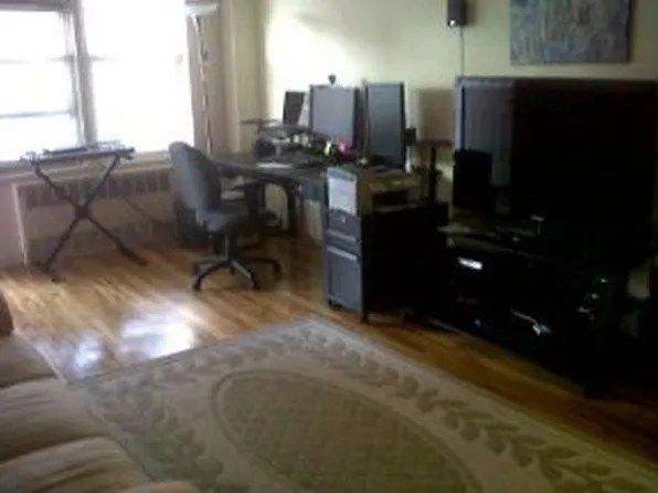 2626 Homecrest Avenue image 1 of 5