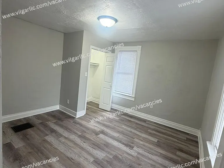 109 Columbia St — Photo 16