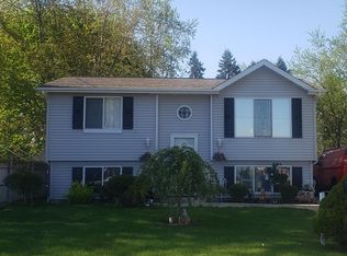 1203 83rd St, Kenosha, WI 53143