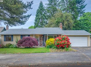 907 SE Sweetbriar Ln, Troutdale, OR 97060