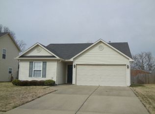 5209 Sand Lake Dr, Louisville, KY 40272