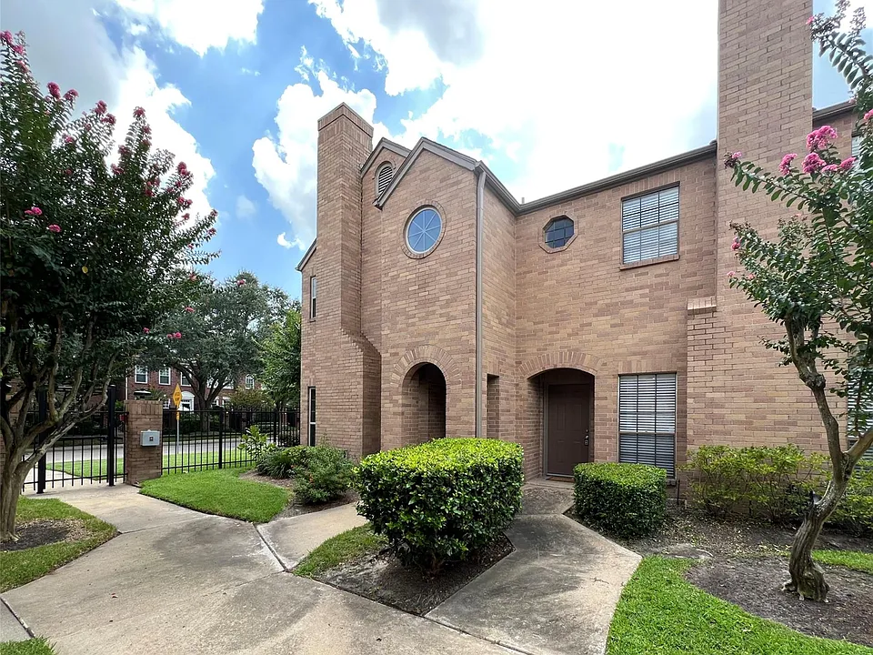 3300 Bellefontaine St #2