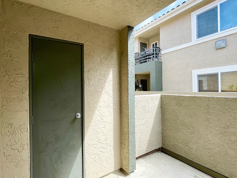 7565 Charmant Dr #405 — Photo 16