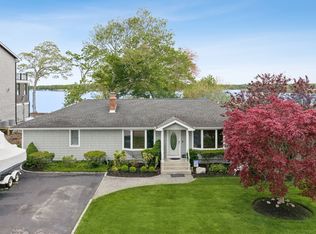 128 Crystal Beach Blvd, Moriches, NY 11955
