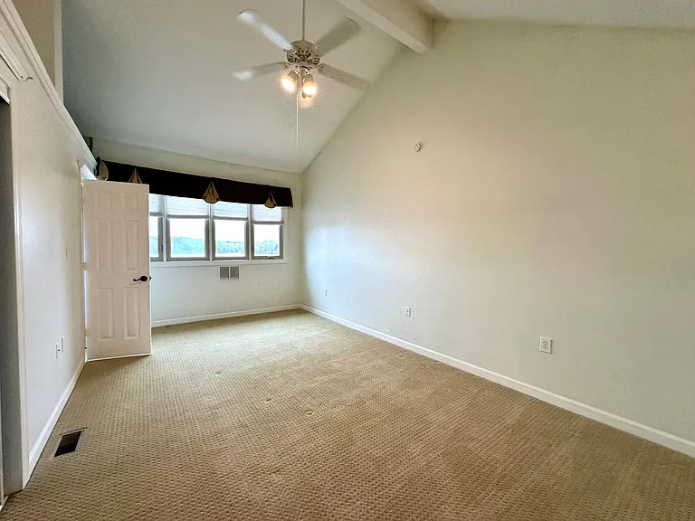 14051 Queens Harbor Rd — Photo 25