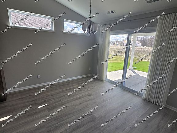 4th image of 12704 Woodside Dr
