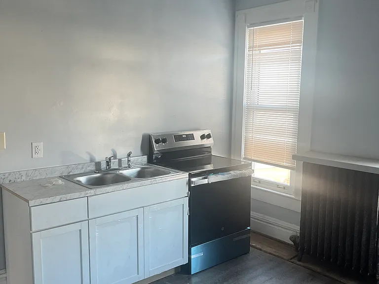 1125 S Anderson St — Photo 5
