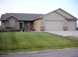 1850 Bear Paw Trl, Kaukauna, WI 54130