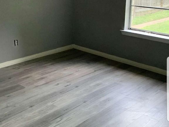 3rd image of 2107 Pearland Ave
