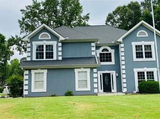 2095 Hunters Trail Dr, Lawrenceville, GA 30043