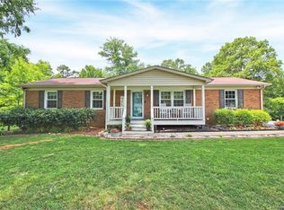 2128 Kimway Dr, Matthews, NC 28105