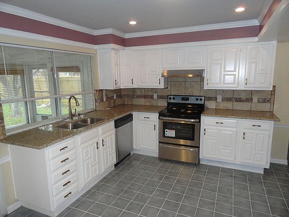 4th image of 4029 Longstraw Dr