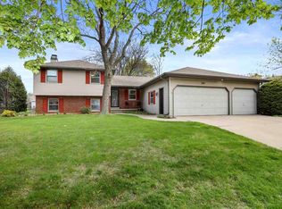 216 E Capitol Dr, Appleton, WI 54911