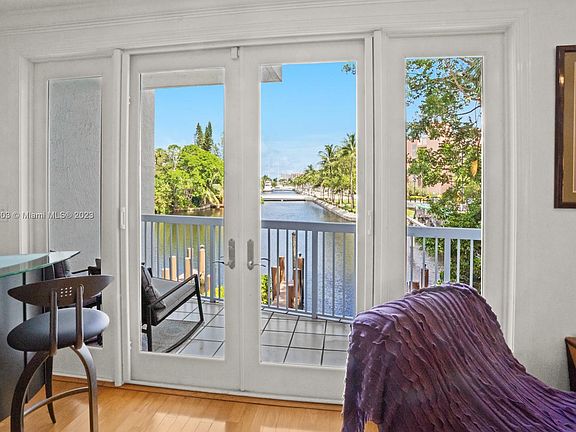 3rd image of 1721 E Las Olas Blvd #11
