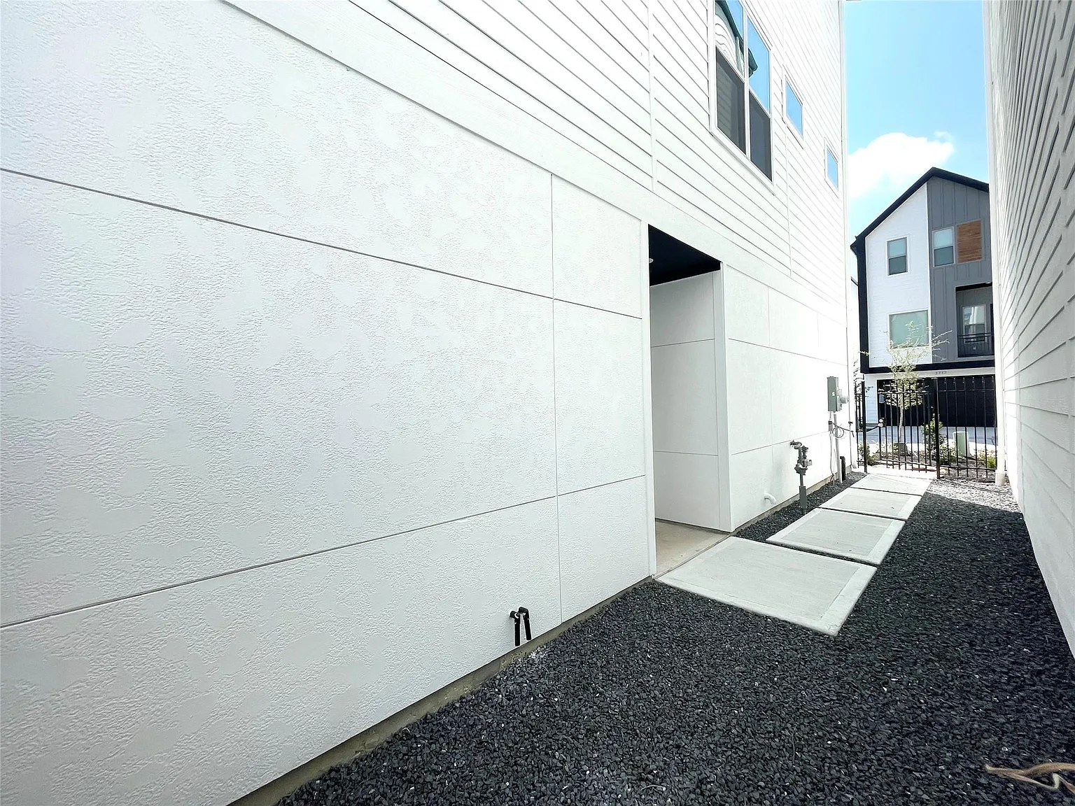 3 bed, 3.5 bath, 1778 sqft, $2,775 — Photo 4