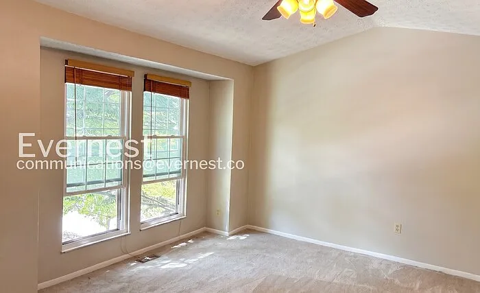1268 Michigan Ave — Photo 16
