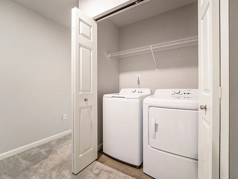 586 Orchard Ave — Photo 15