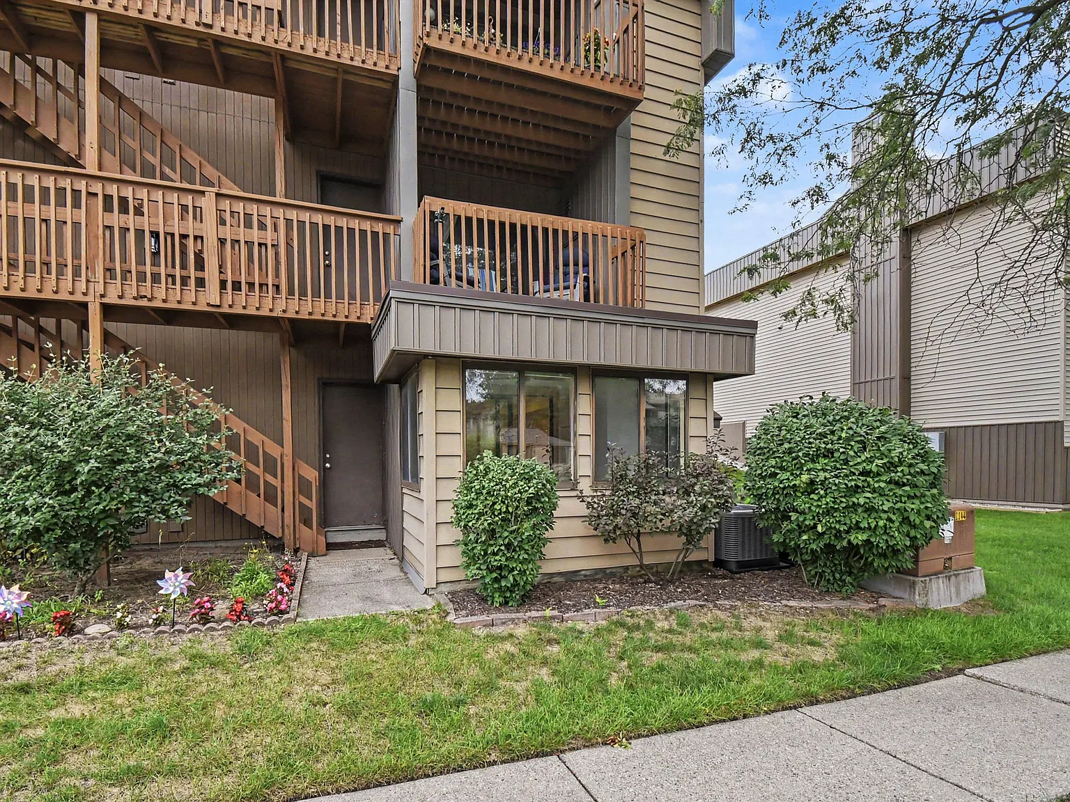 2 bed, 920 sqft, $1,595 — Photo 4