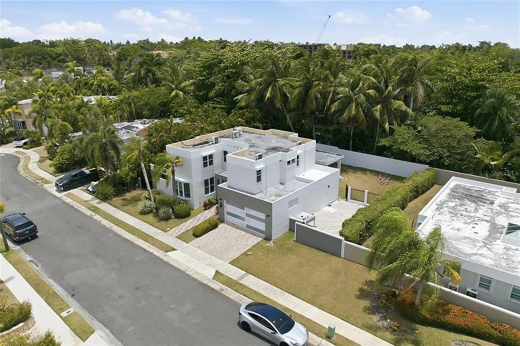 4 bed, 2.5 bath, 2444 sqft, $4,800 — Photo 3