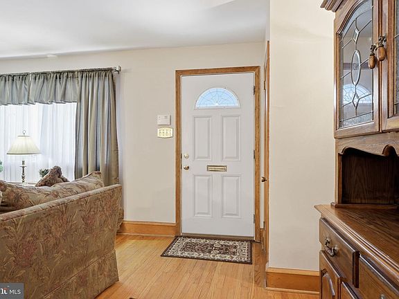 5th image of 2817 Winchester Ave