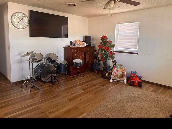 4th image of 517 Pine Ave