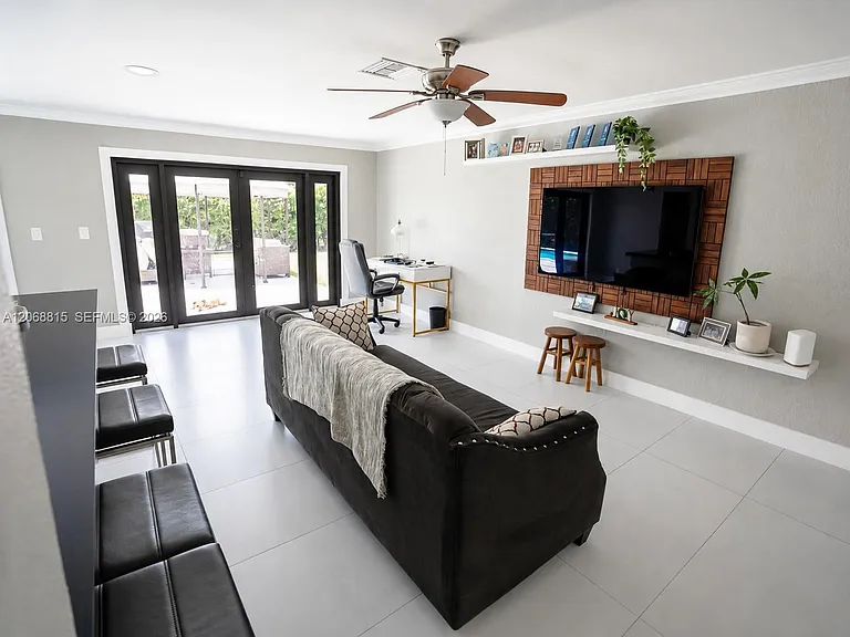 448 Sailboat Cir — Photo 10