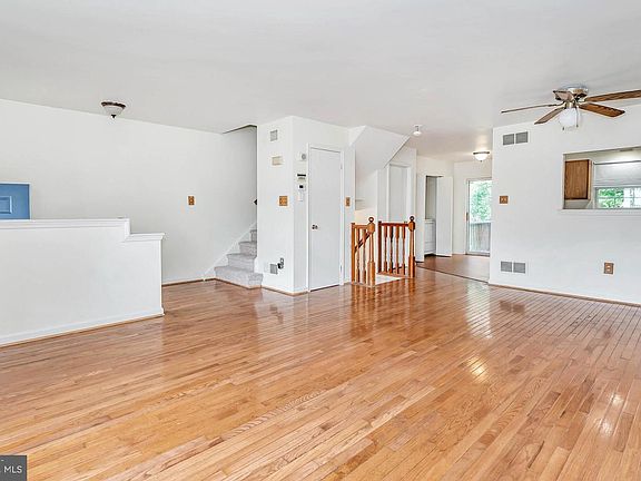 3rd image of 233 Auckland Dr
