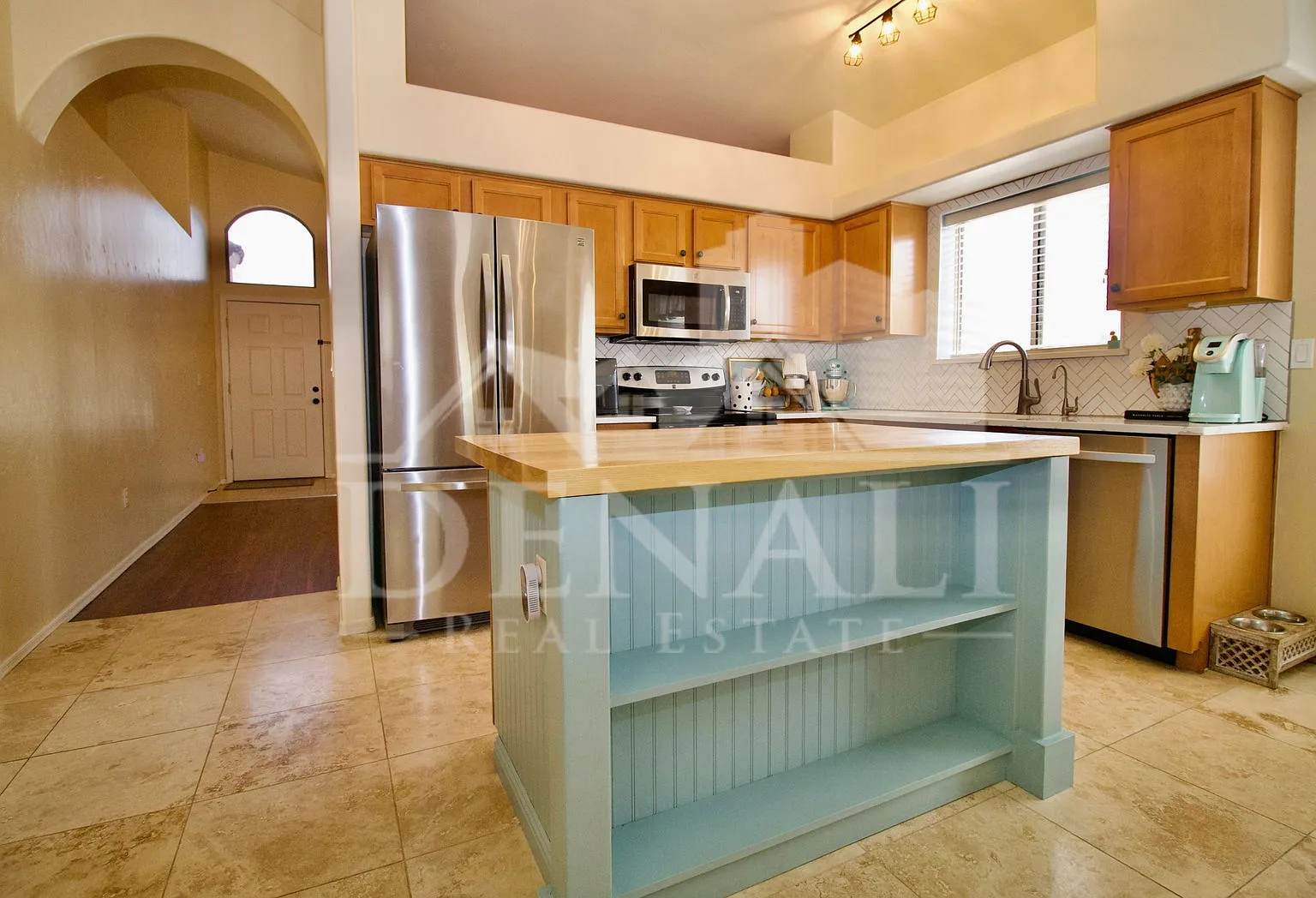 4 bed, 2.0 bath, 1812 sqft, $1,995 — Photo 3