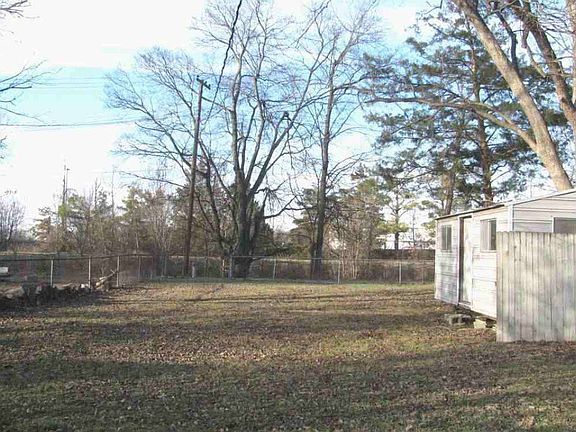 5th image of 707 Balfour Rd