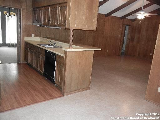 4th image of 320 Harriet Dr