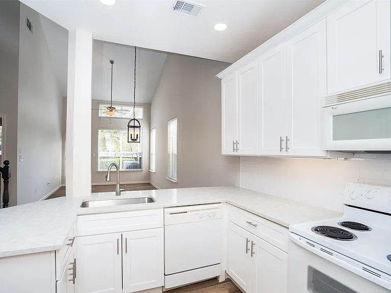 8600 Brunswick Dr — Photo 13