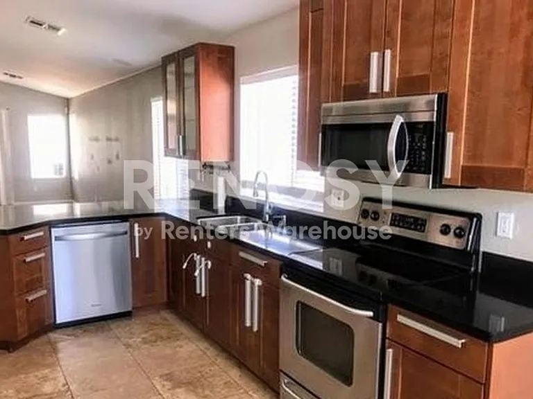 8757 E Avalon Dr — Photo 8